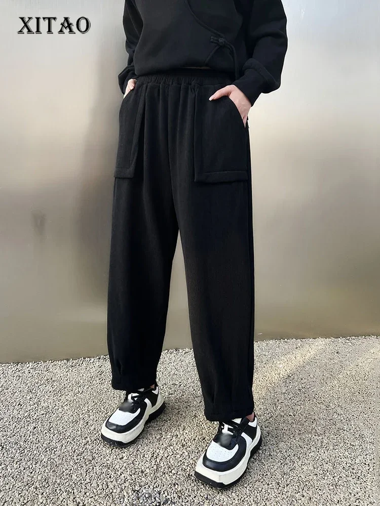 

XITAO Solid Color Patchwork Pocket Pants Elastic Waist Loose Pleated Casual Harem Pants 2023 Autumn New Arrival Fashion DMJ3099