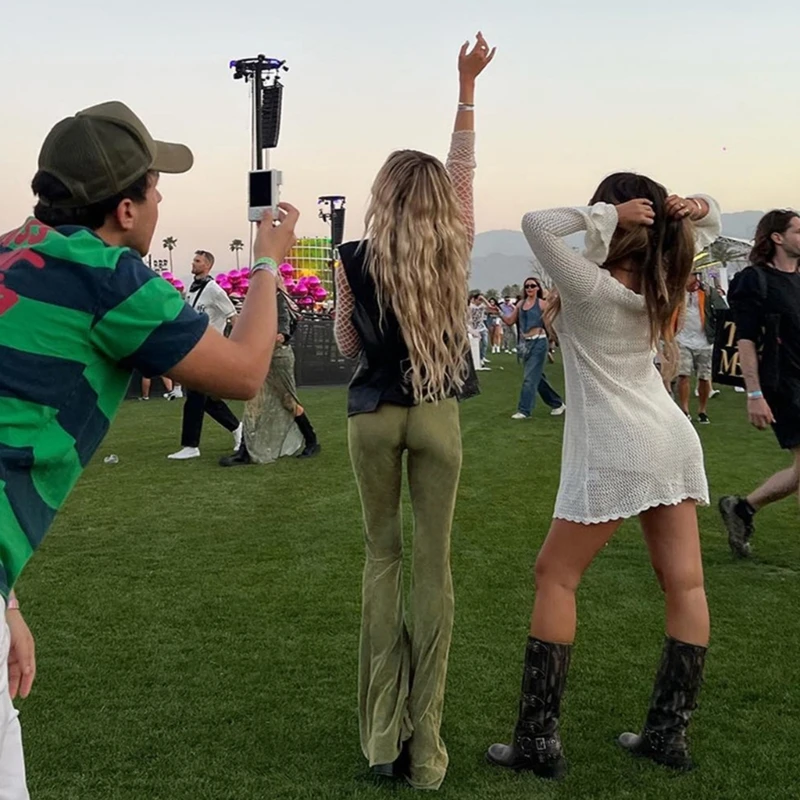 Рисунок 6 - Брюки-клеш Женские эластичные с заниженной талией