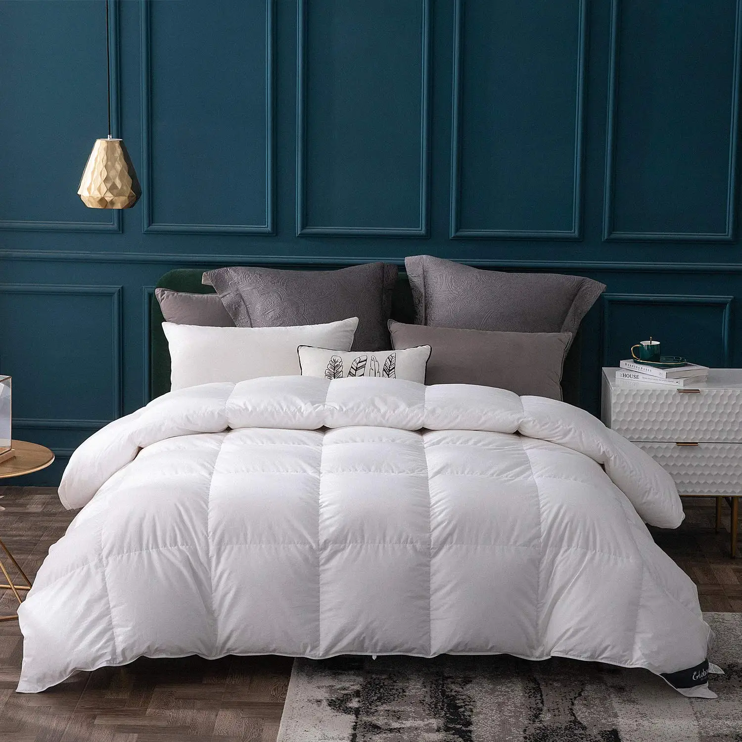 

Globon Goose Down Comforter King Size All Season,400 Thread Count Ultra Soft Noiseless 100% Cotton Shell,45OZ,800 Fill Power Duv