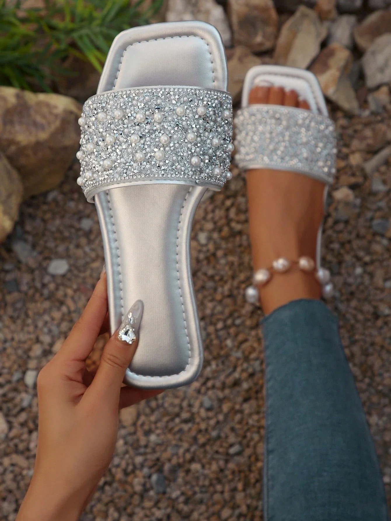 Silver Square Toe Flat Sandals With Crystal And Pearl Detail_voghion.com