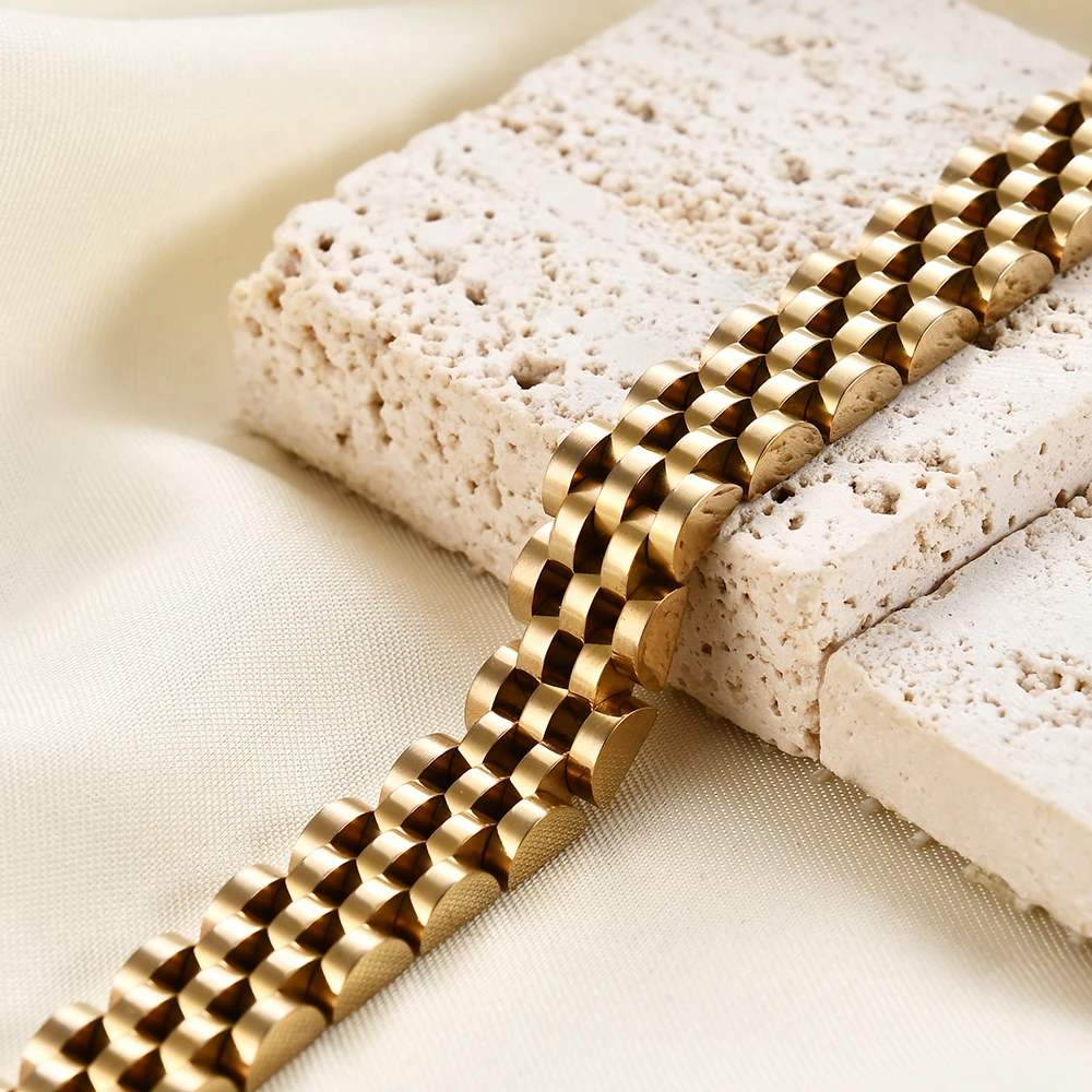 Trendy Minimalist Gold-Plated Stainless Steel Bracelet - Elegant Jewelry Gift