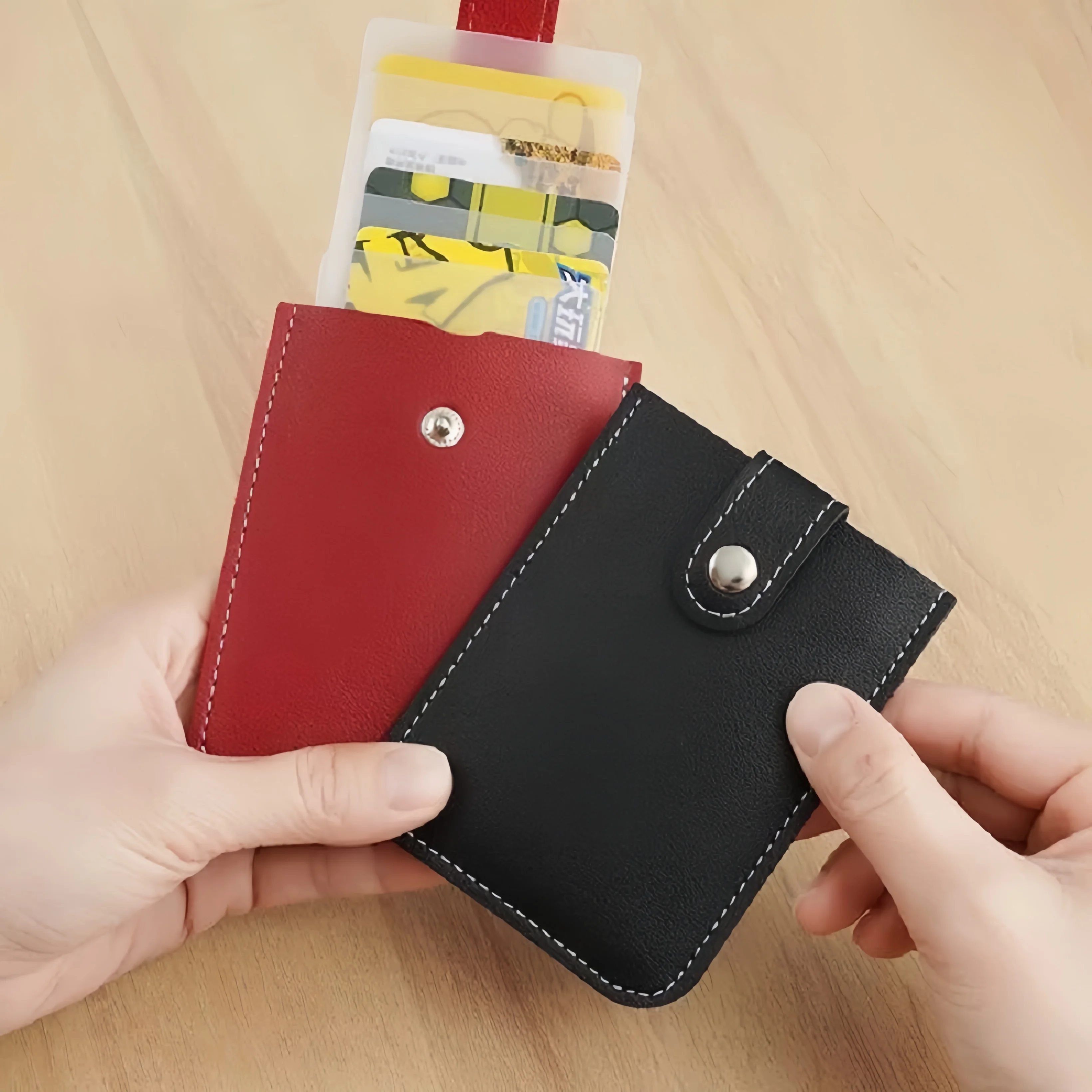 Elegant Leather Card Sleeve with Pull-Out Design – Large Capacity Holder