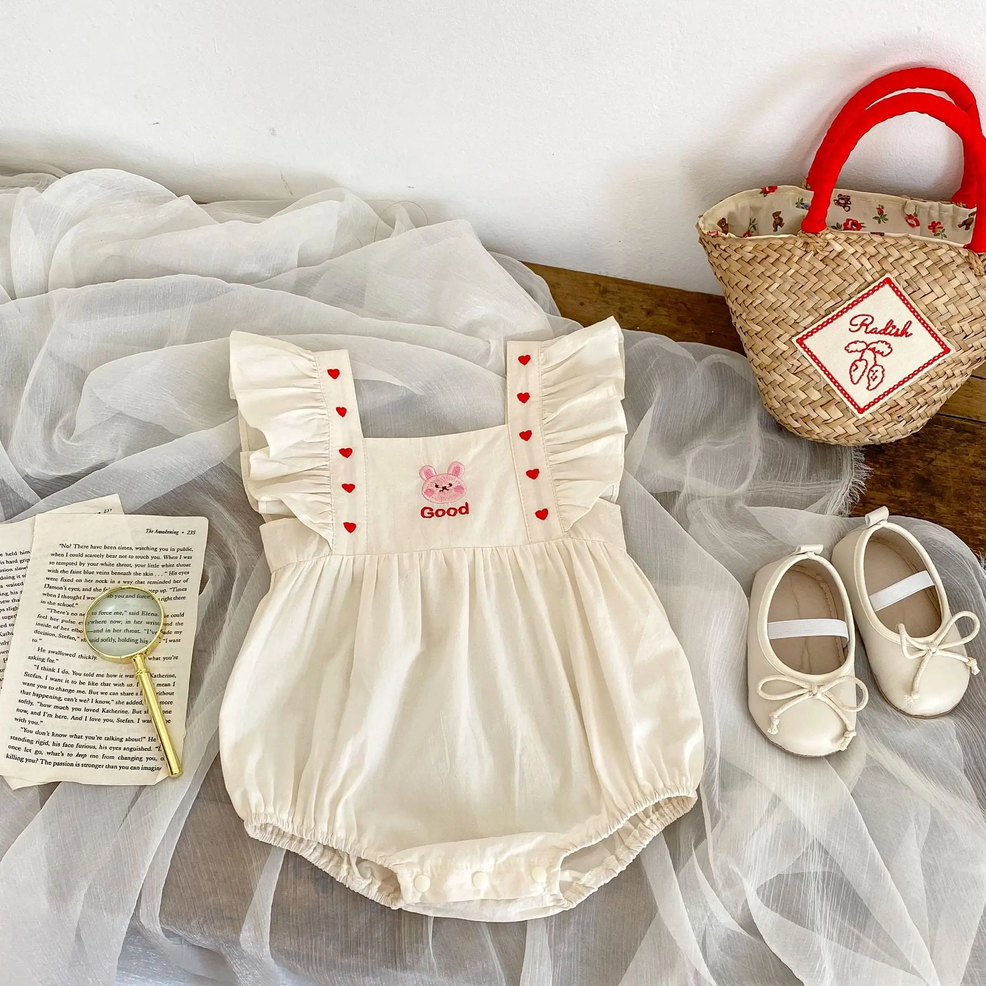 

5806B Newborn Girl Clothes 2023 Summer New Love Flying Sleeve Girl's One Piece Clothes Cute Rabbit Embroidered Onesies