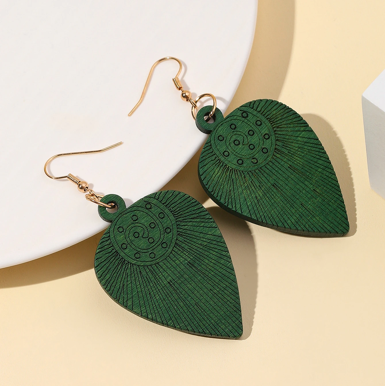 Женские Этнические Ретро зеленые резные деревянные висячие серьги Бохо Ювелирные изделия Подарочные дизайнерские серьги