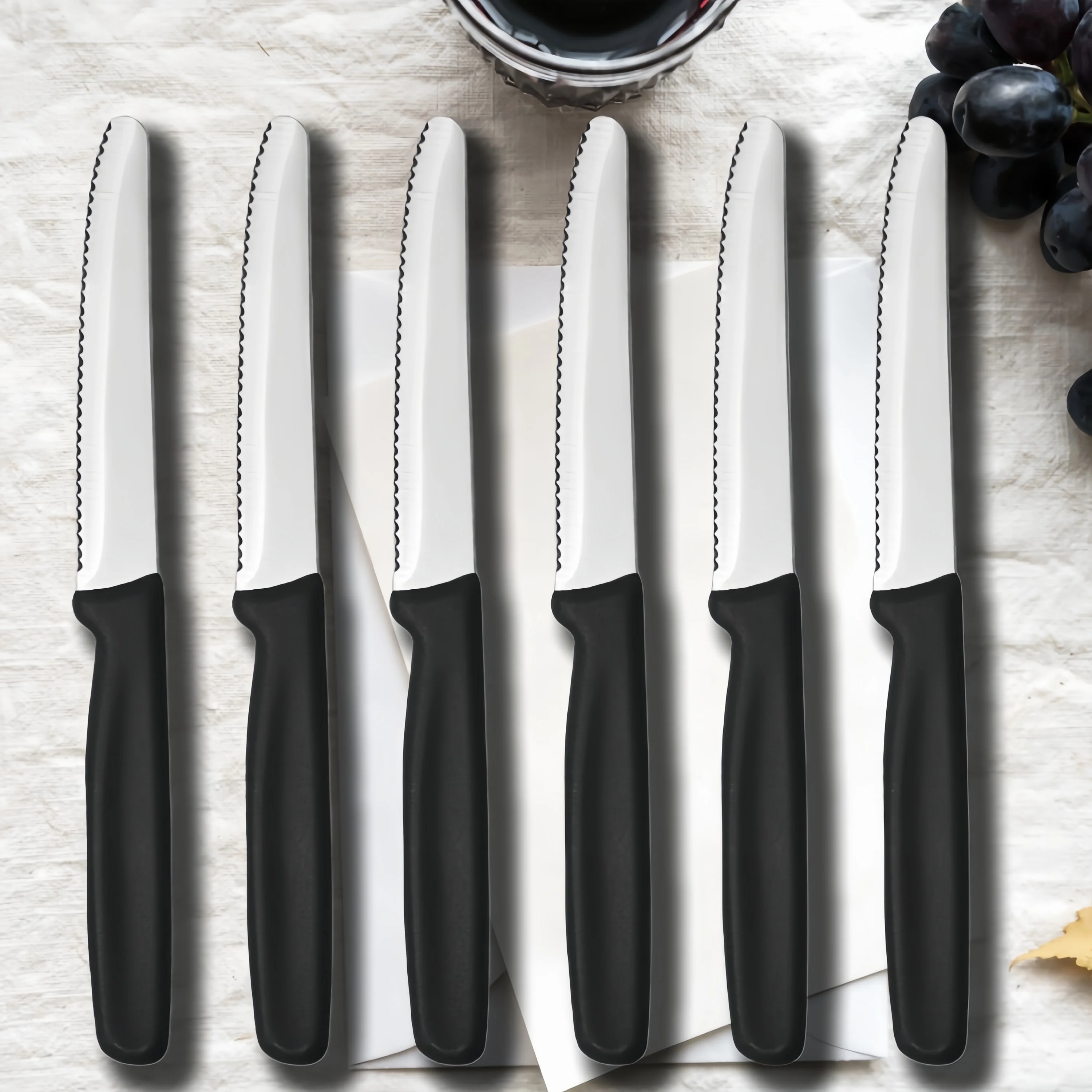 Steakmesser-Set mit 4/6/8 Edelstahlmessern mit gezackter Klinge und runder Spitze für Obst, Gemüse, Backen, Toast und Brot. – Detail 2
