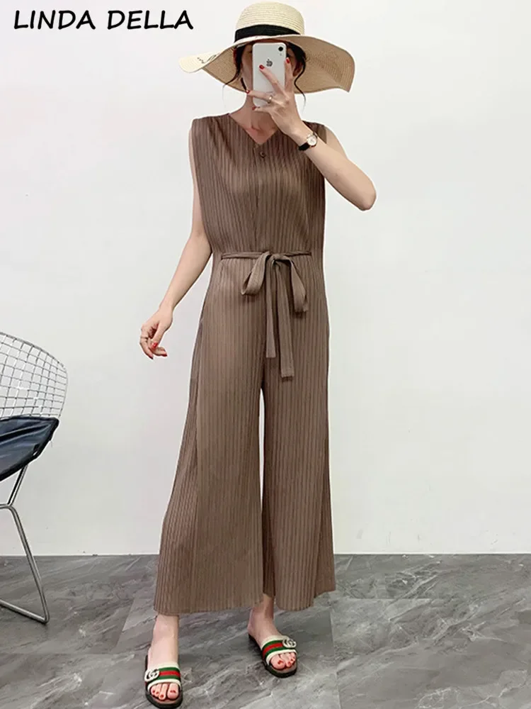 

LINDA DELLA Summer Fashion Designer Vintage Pleated Jumpsuits Women's V Neck Sleeveless Button Frenulum Black Wide Leg Trousers
