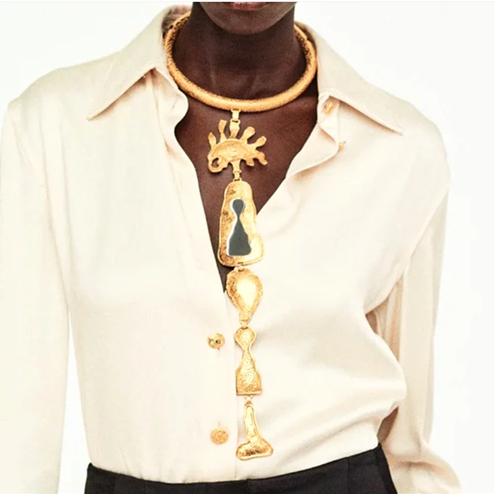 Surrealistische Halskette mit geometrischem Anhänger aus Metalllegierung in Form von Augen und Nase für Damen, übertriebener Markenschmuck, Statement-Accessoire