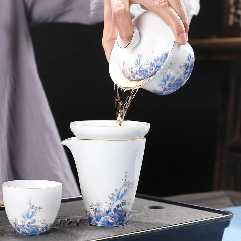 180ml White Porcelain Hand Painted Gold Tea Tureen Clay Gaiwan for Tea Bowl Shen Puer Soup With Lid Gai Wan Gaiwan and Cup Cups