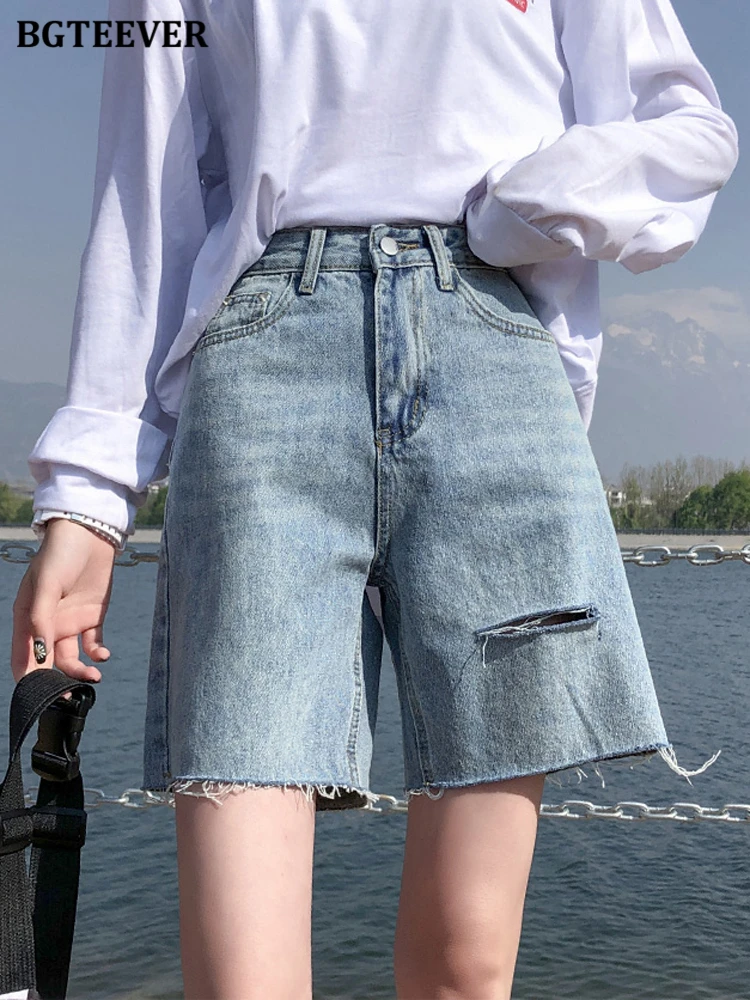 

BGTEEVER Fashion Loose Ripped Holes Women Jeans Shorts Casual High Waist Pockets Summer Straight Female Denim Shorts