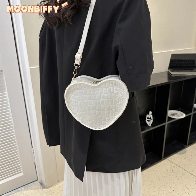 Fashion Vintage Heart Women Handbags Luxury Designer Handbag Heart Bags for Women Women's Shoulder Messenger 2023 Trend 4