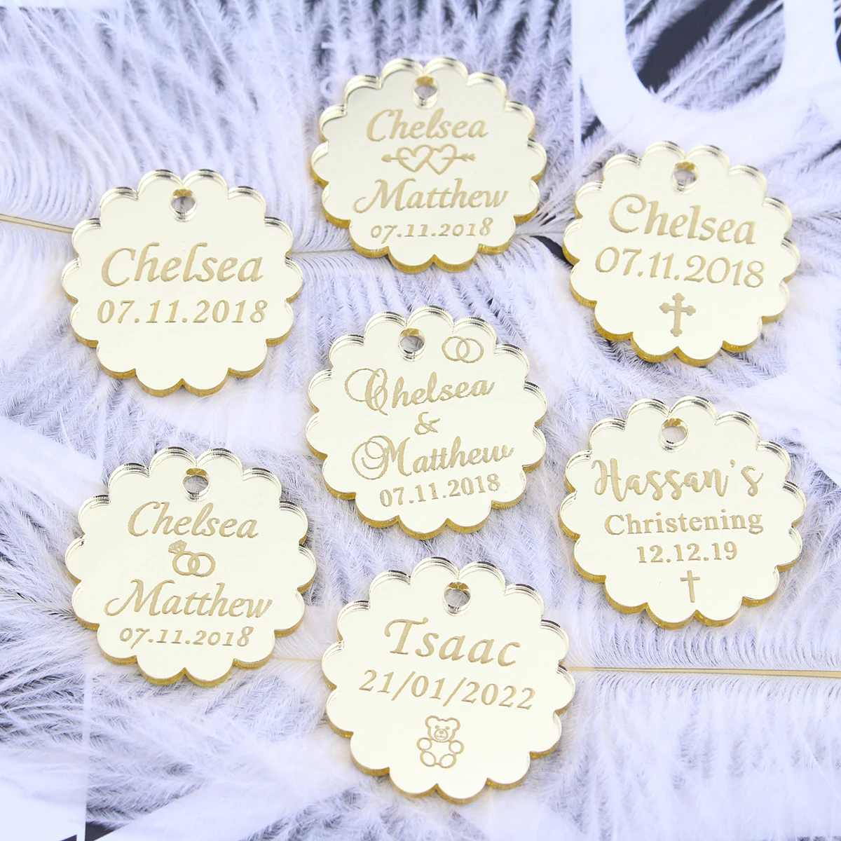 

50 Pcs Personalized Labels Engraved Gold Mirror Wavy Round Wedding Table Party Decor Custom Name Baby Baptism Candy Box DIY Gift