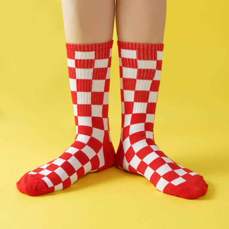 Children Socks Checkboard Harajuku Street Fashion Black White Squares Pattern Plaid Novelty Funny Cotton Sock For Boys and Girls 4