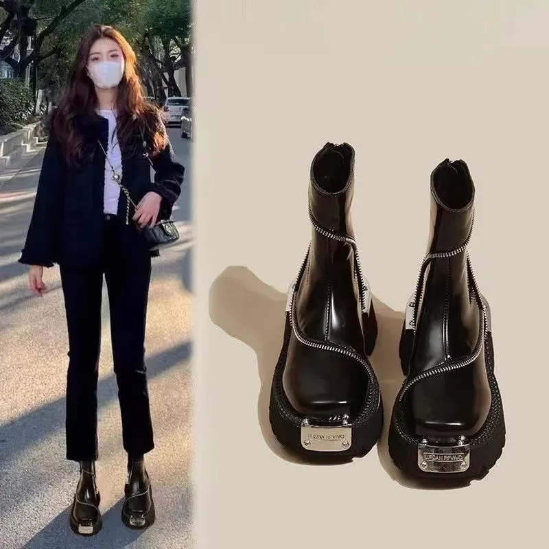 

Thick soled for women in autumn new British style square toe Chelsea boots,