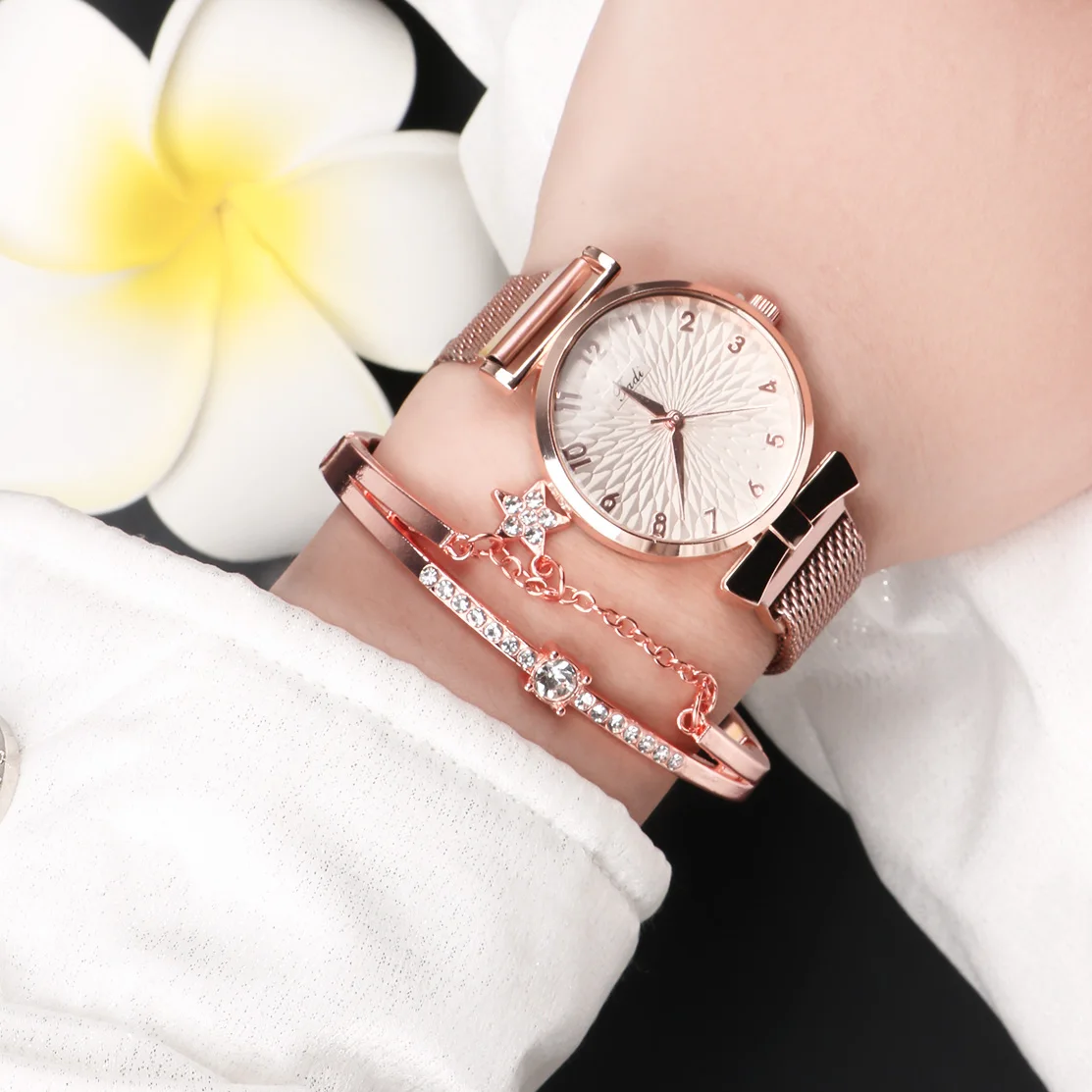 

Luxury Women Bracelet Quartz Watches For Women Magnetic Watch Ladies Sports Dress Pink Dial Wrist Watch Clock Relogio Feminino