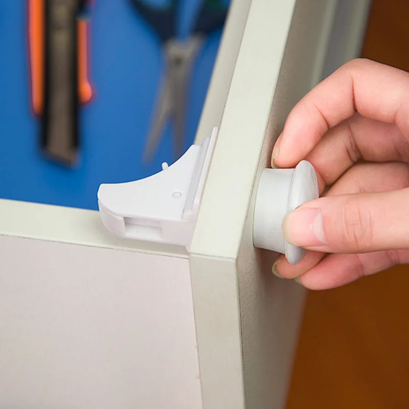 4pcs/set Magnetic Locks Child Safety Locks Invisible Latchs Punching-free for Drawer Cabinets Door Magnetic Child Safety