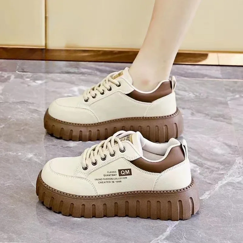 2024 Spring New Soft soled Sports Style Women's Versatile Board Shoes Thick soled Height Increasing Fashionable Casual Shoes 3