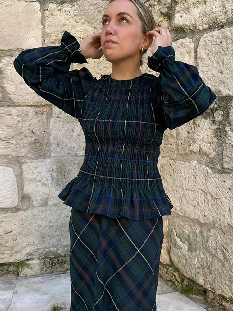 

Женский Повседневный костюм из 2 предметов, клетчатый костюм с юбкой с принтом и оборками на подоле, рубашка с круглым вырезом и расклешенными рукавами, весна 2024