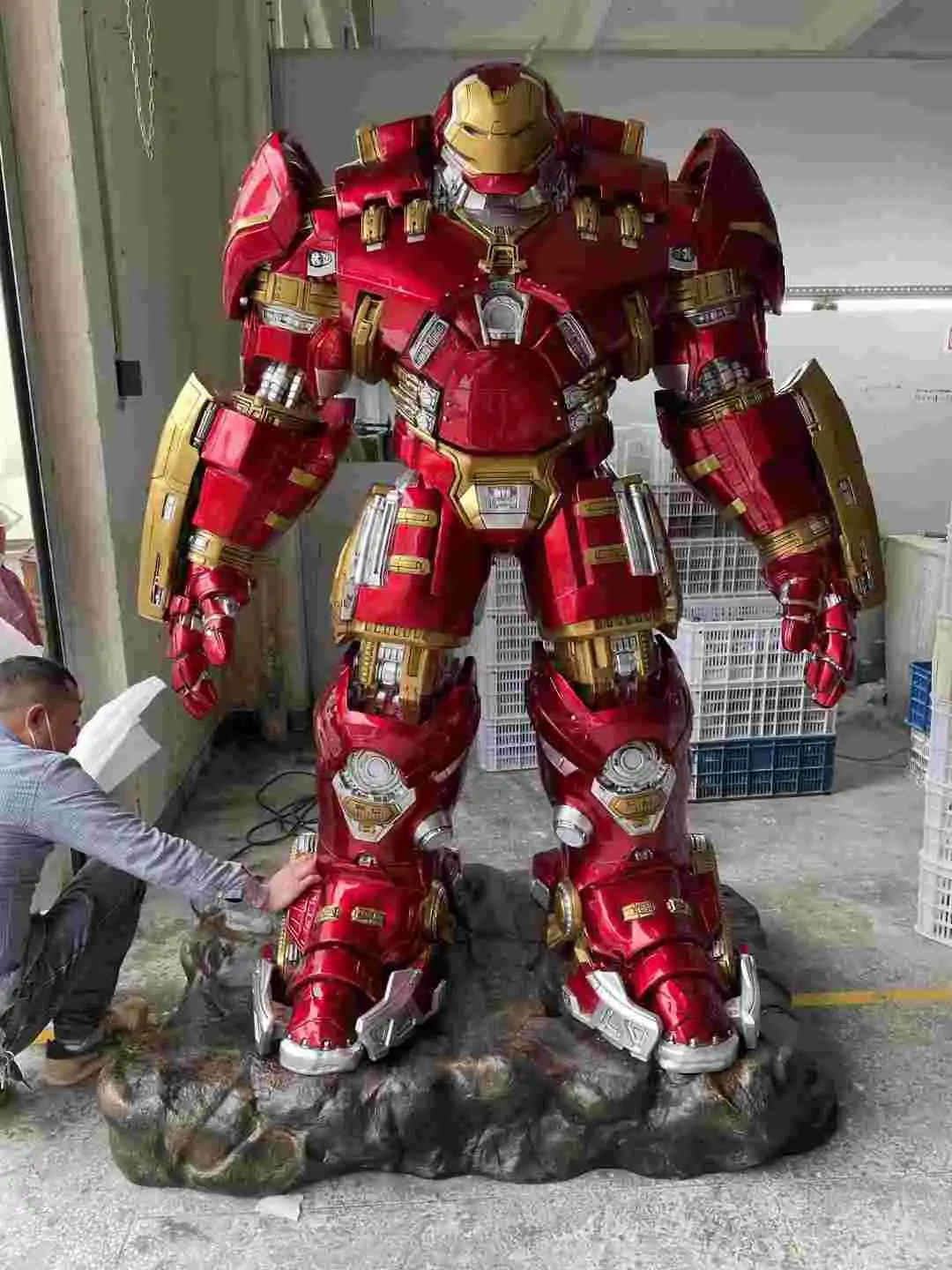 Buy Iron Man Mark 44 Hulkbuster 215CM LED Statue with Base at the Best