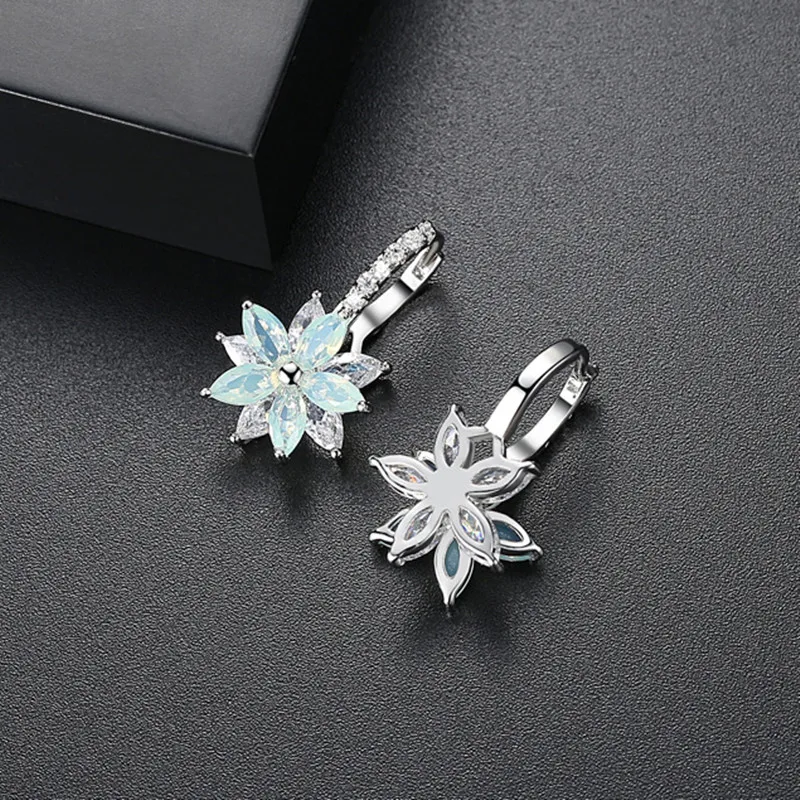 Fashionable and Simple Large and Small Star Studded Diamond Daily Use  Earrings - China Earrings and Diamond Earrings price | Made-in-China.com