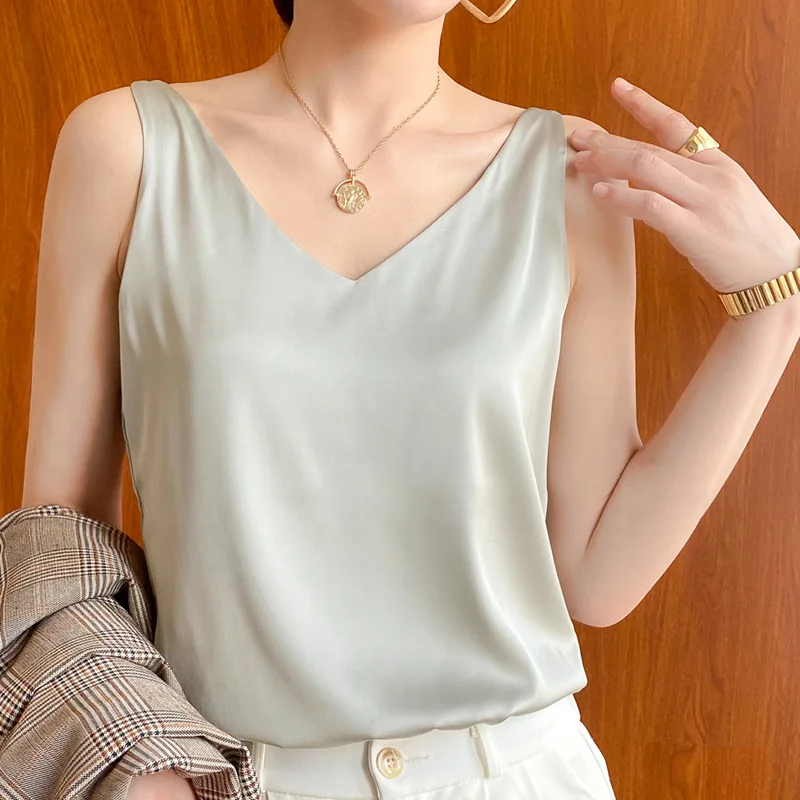 Beautiful Fashionable Girl Store