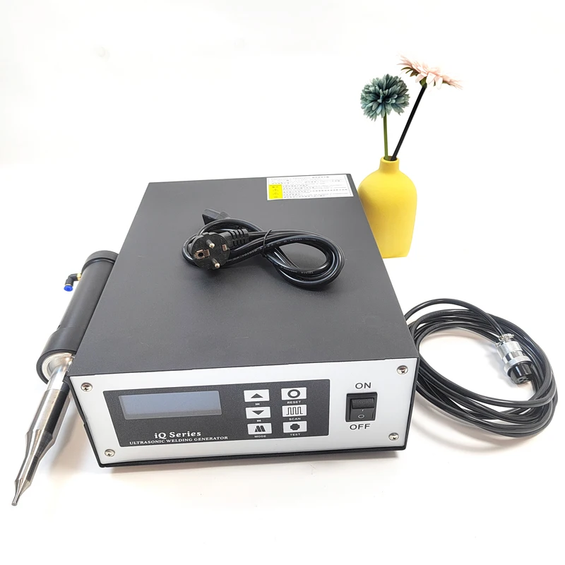 

28KHZ 800W Portable Ultrasonic Handheld Spot Welder For Hollow Box Welding Ziplock Bag Welding