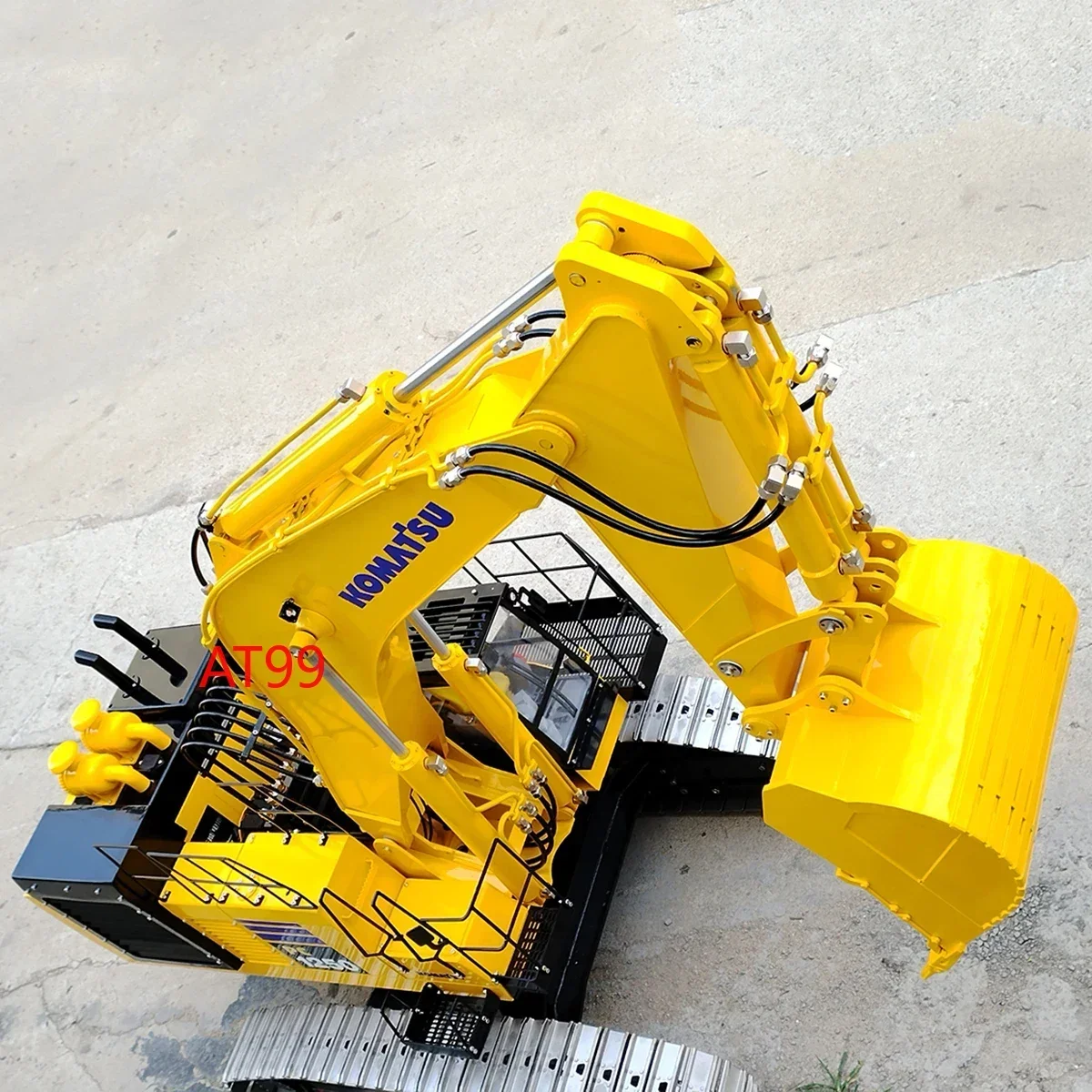 1/8 PC1250 RC Excavator Metal Heavy Engineering Excavator with Light and Sound System Adult Remote Control Truck Toy 5