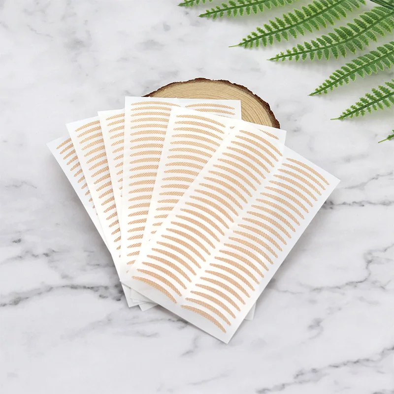 Double fold eyelid tape 480PCS Invisible Eyelid Stickers Transparent Double Eyelid Stickers Self Adhesive Double Eye Tapes Ladies Eye Makeup Accessories