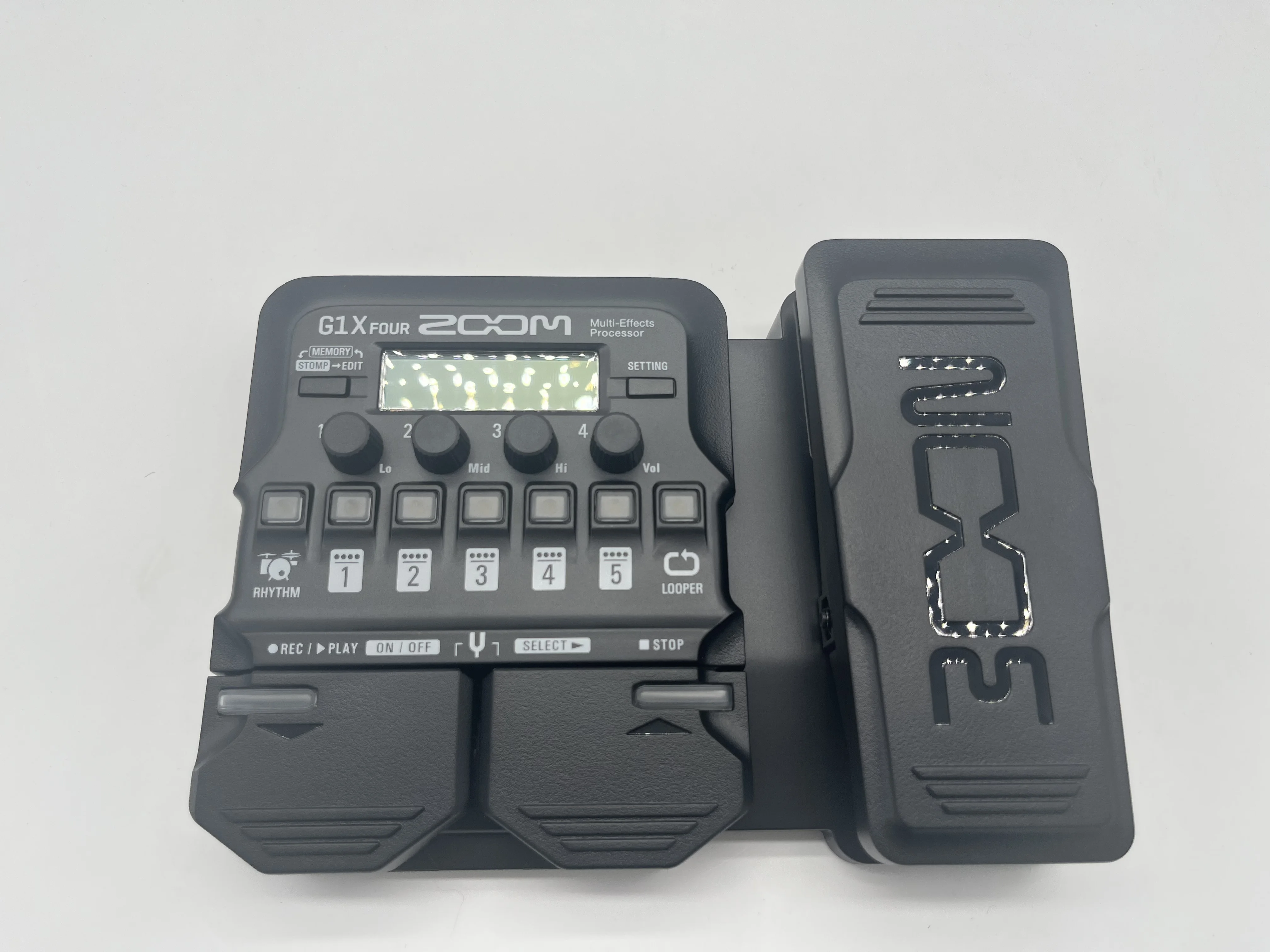 Zoom G1x Four Pedal Guitar Multi-effects Processor With Expression