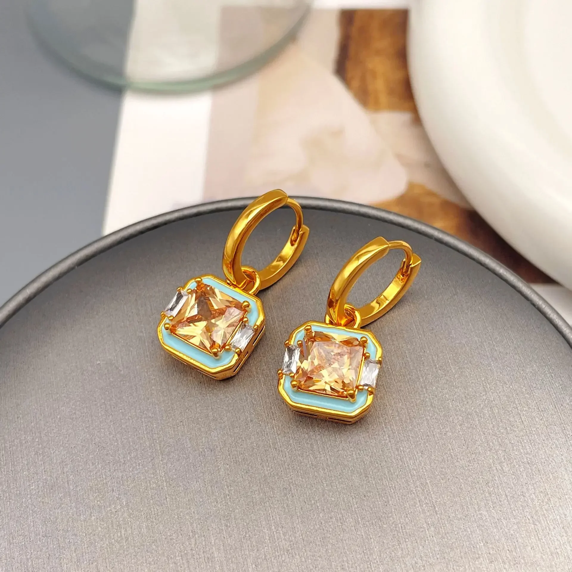 

Retro Gloden Square Hoop Earrings For Women French style Luxury Zircon Eardrop Trendy Wedding Jewelry