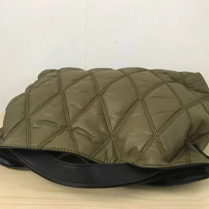 Retro Puffy Quilted Tote Bag Women Unique Down Large Capacity Shoulder Bags Ladies Daily Fashion Versatile Commute Crossbody Bag