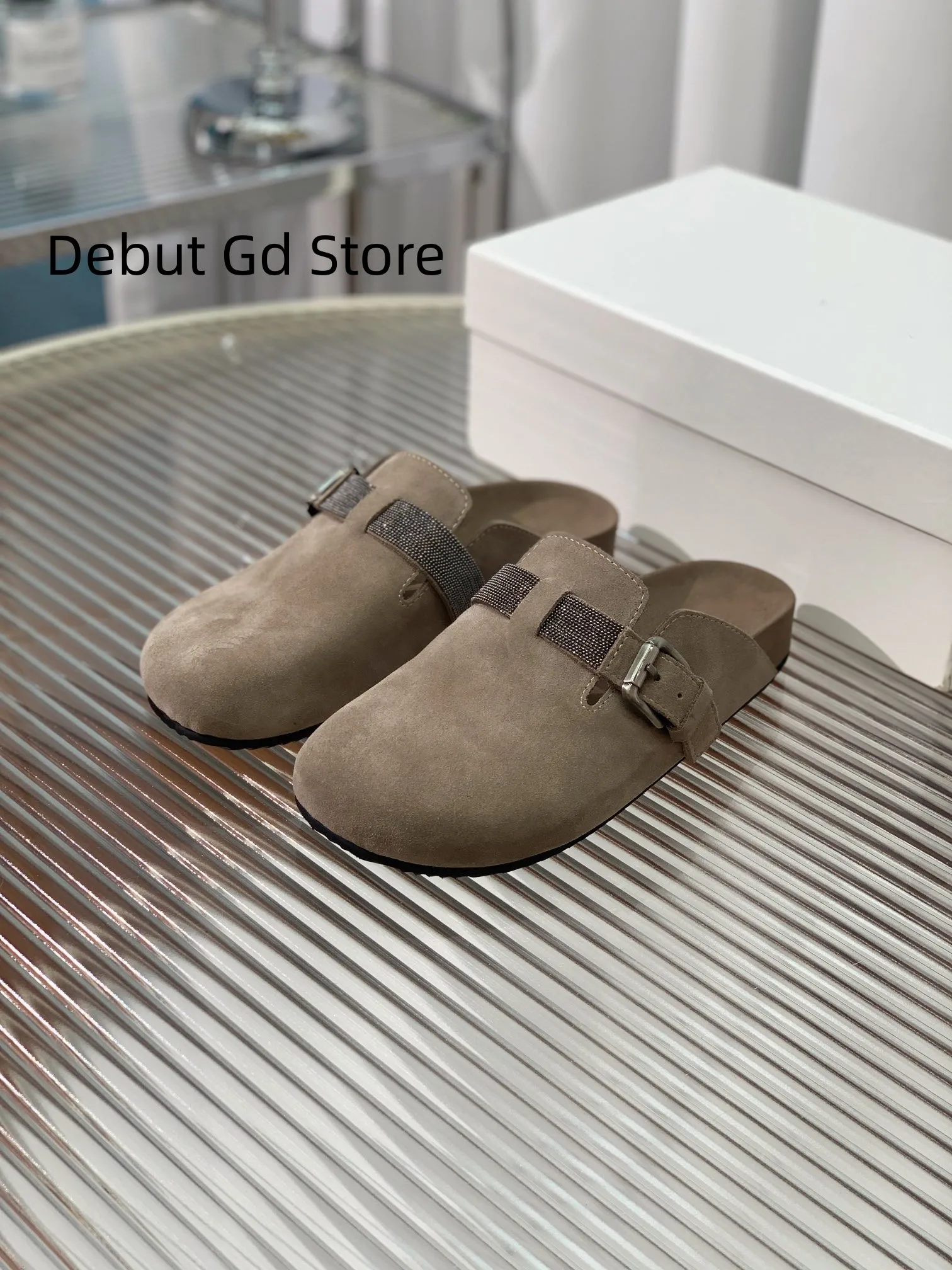 Hot Sales Flat Slippers Woman Beading Decoration Summer Shoes Cow Suede Mules Round Toe Slides Woman Modern Slippers Women