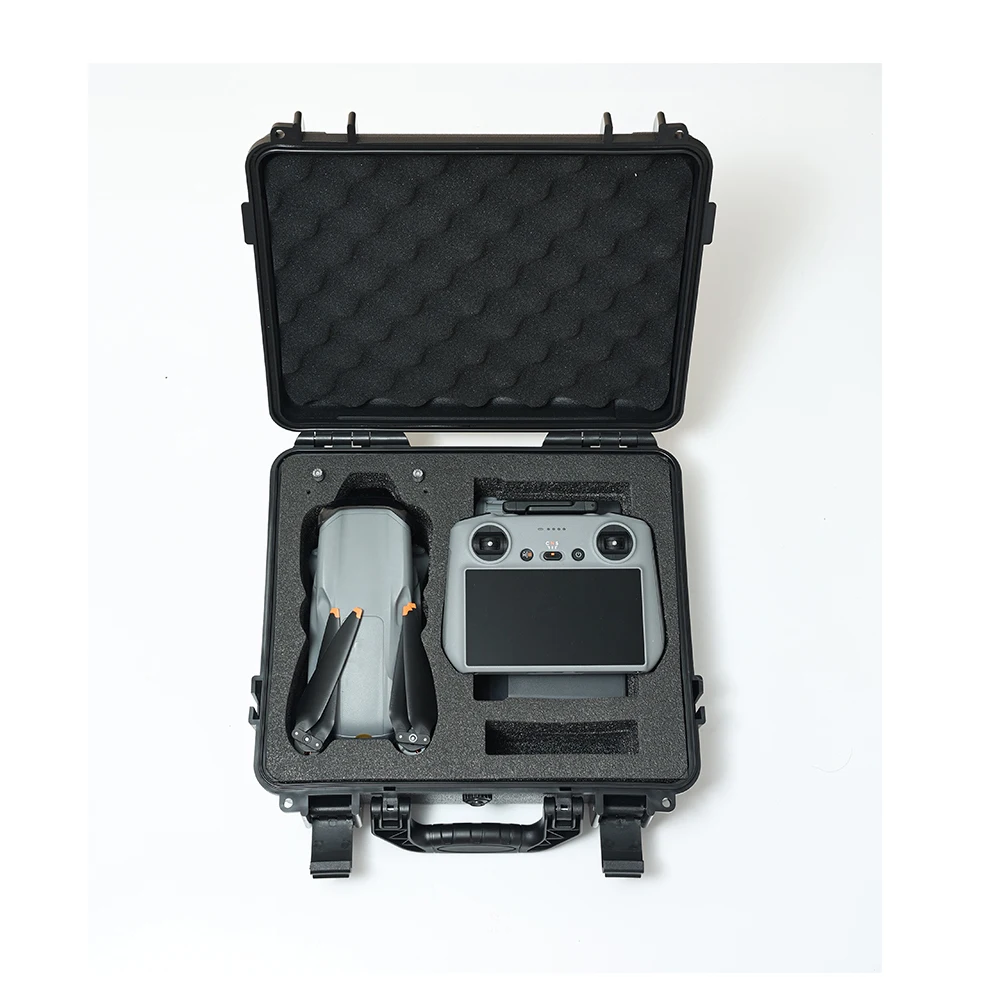 Vue de dessus de l'étui de transport rigide pour DJI Air 3S, avec poignée de transport et fermeture à glissière robuste.
