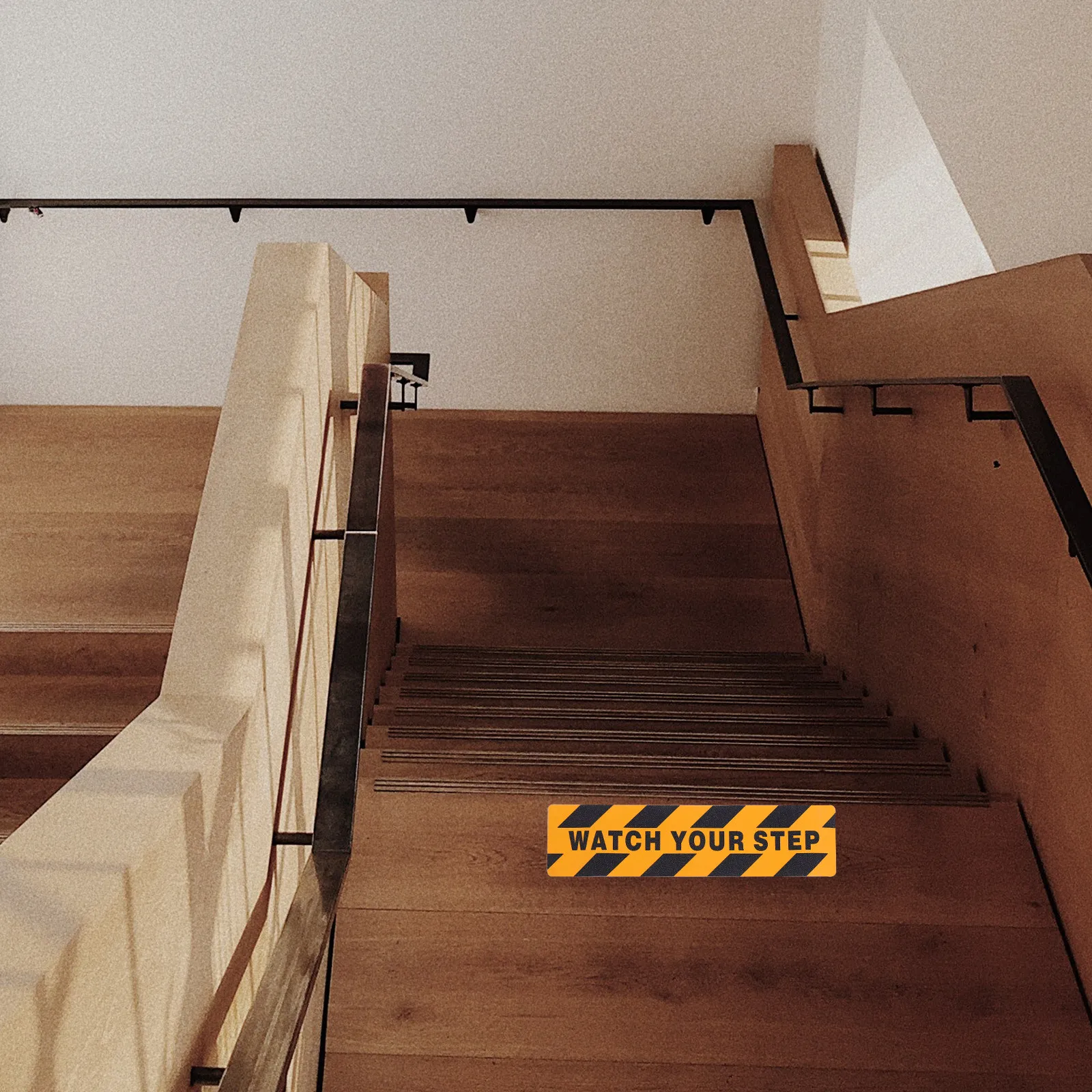 2Pcs 주의 경고 데칼 계단용 미끄럼 방지 테이프 노란색 검정색 줄무늬 안전 스티커 바닥 위험 표시 표시판 발판 표시기 주의