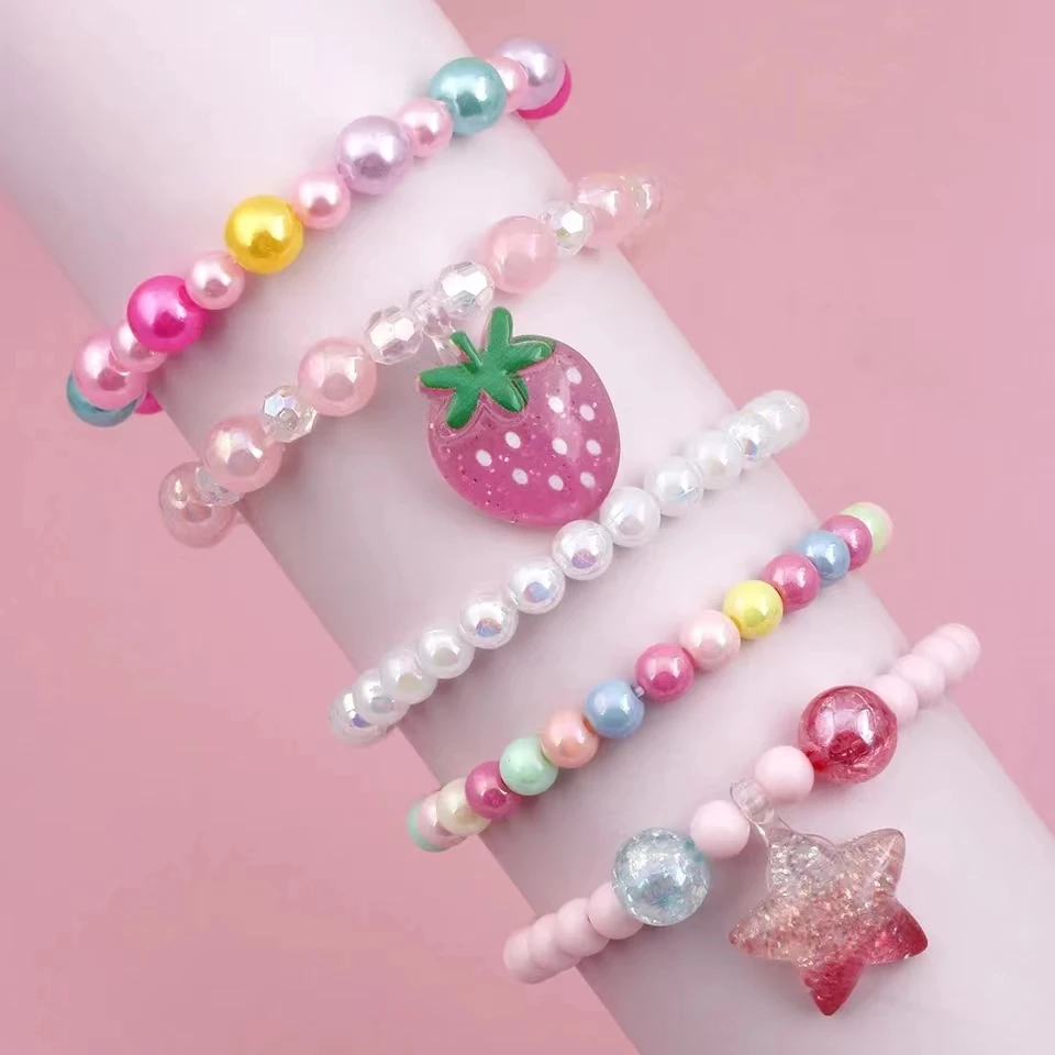 5 PCS Cute Strawberry Pentagram Charm Beaded Bracelets For Girl Dopamine Colored Playful Layered Bracelet Set