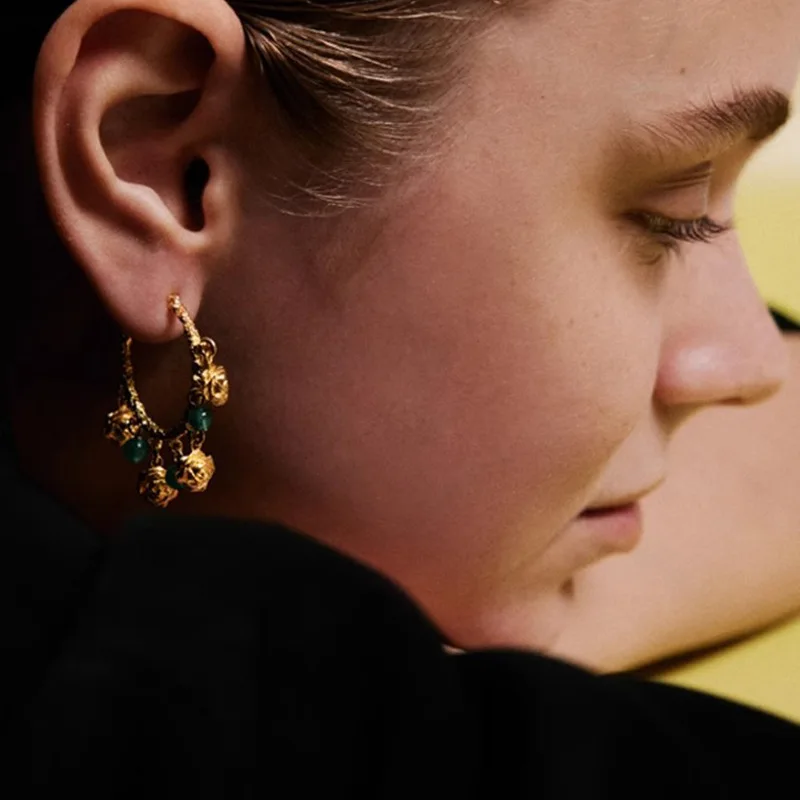 Light luxury vintage golden circle flower earrings for women