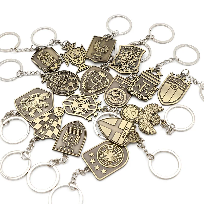 

Football Sports Keychain Championship Emblem National Team Metal Keyring Soccer Team Logo Fans Badge Pendant llavero Accessories