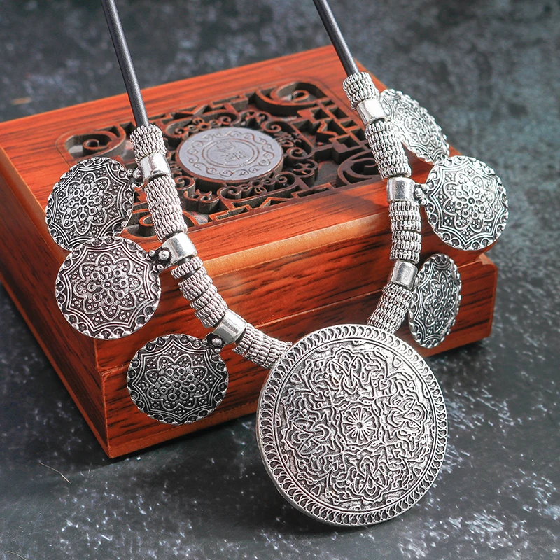 Aihua Böhmen Vintage Türkis Stein Halskette für Frauen Halsreif Collier ethnische tibetische Halsketten große Aussage Schmuck – Detail 2
