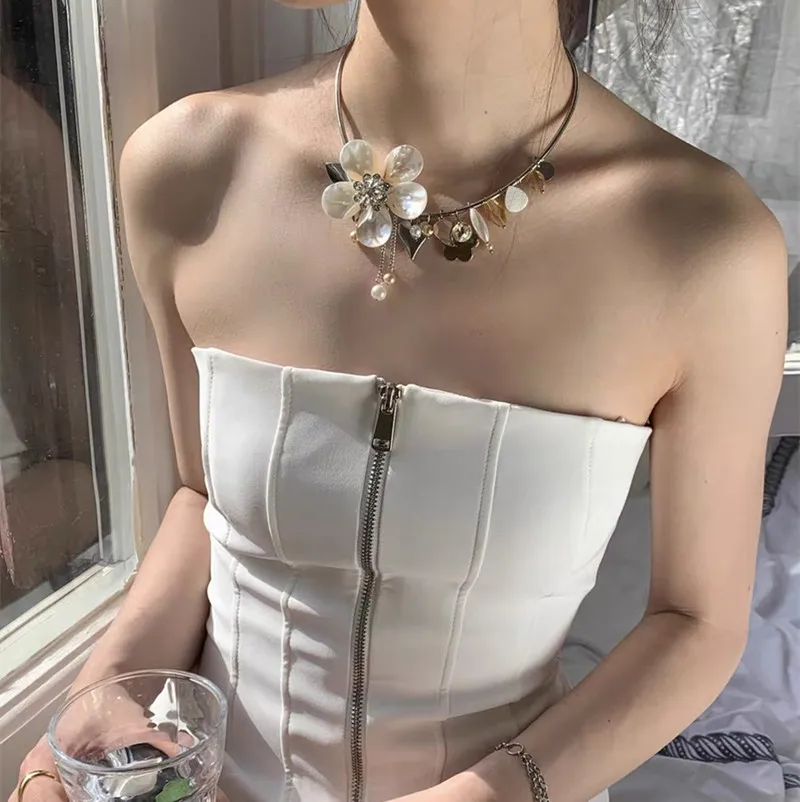 

Французское изысканное привлекательное ожерелье с изображением морского побережья и цветка золотого и серебряного цвета, элегантный модный дизайн с блокировкой