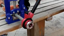  4 Size Dies Manual Cylindrical Ratchet Pipe Threader Machine Kit 0.5