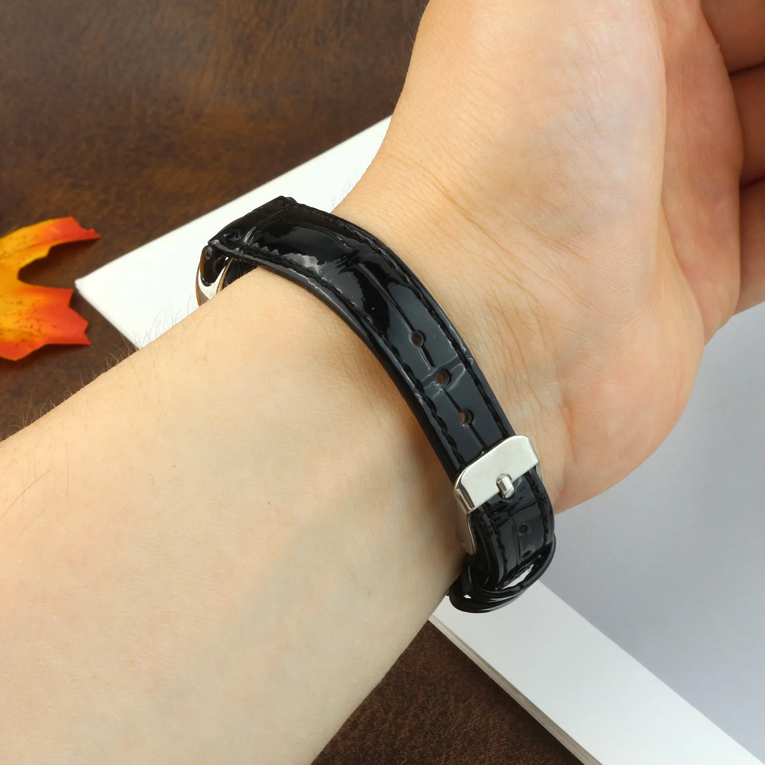 Elegant Leather Watchband Replacement Strap for Women’s Smartwatch Bracelet