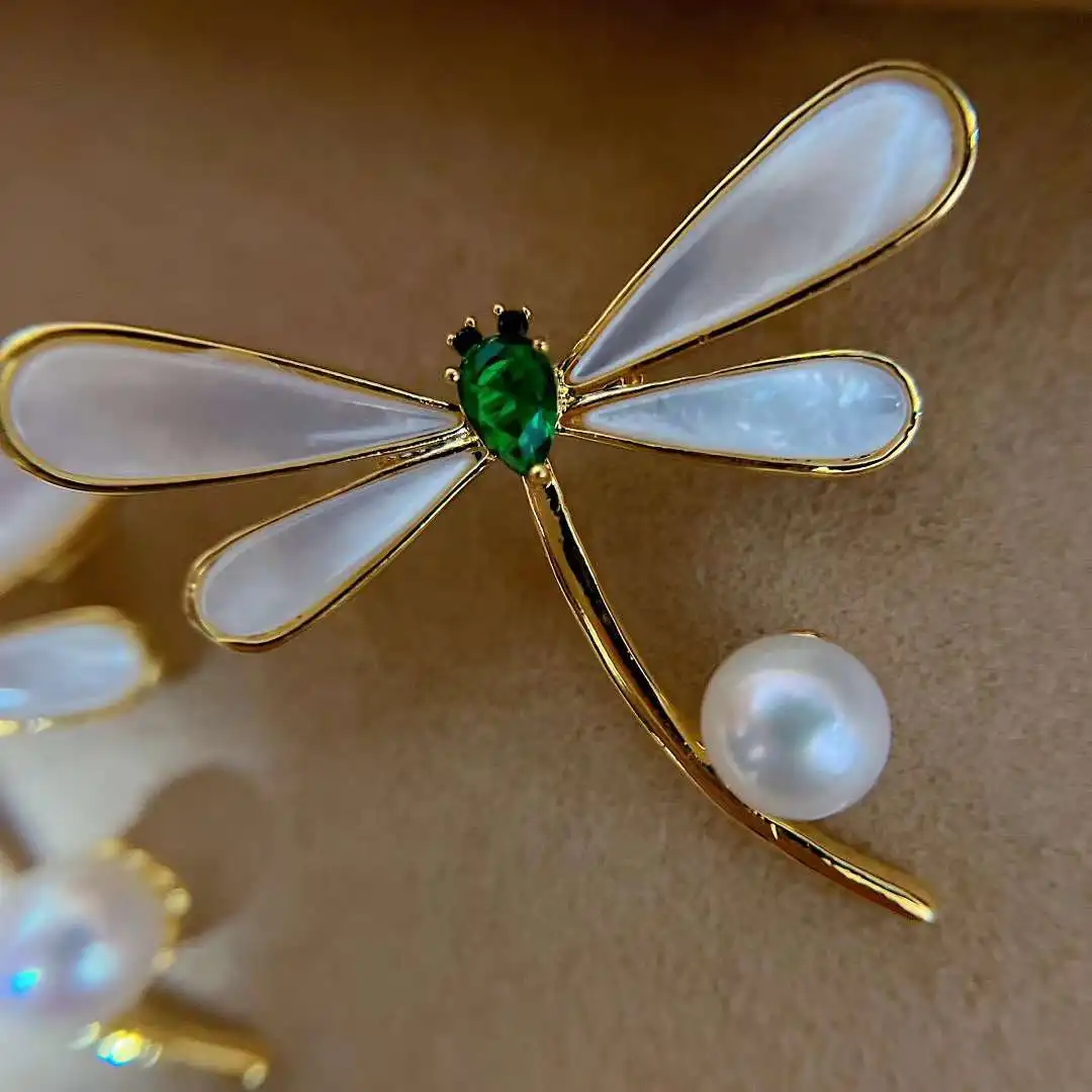 

Classic Explosion 18K Gold planted Dragonfly Brooch Shell Inlaid Wings 7-8MM Round Bright Pearl Brooch Brooch