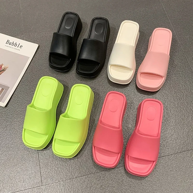 2024 New Fashion Platform Sandals Outdoor Beach Walking Slippers Fashion Female Wedge Shoes Casual Mules Shoes Designer Slippers