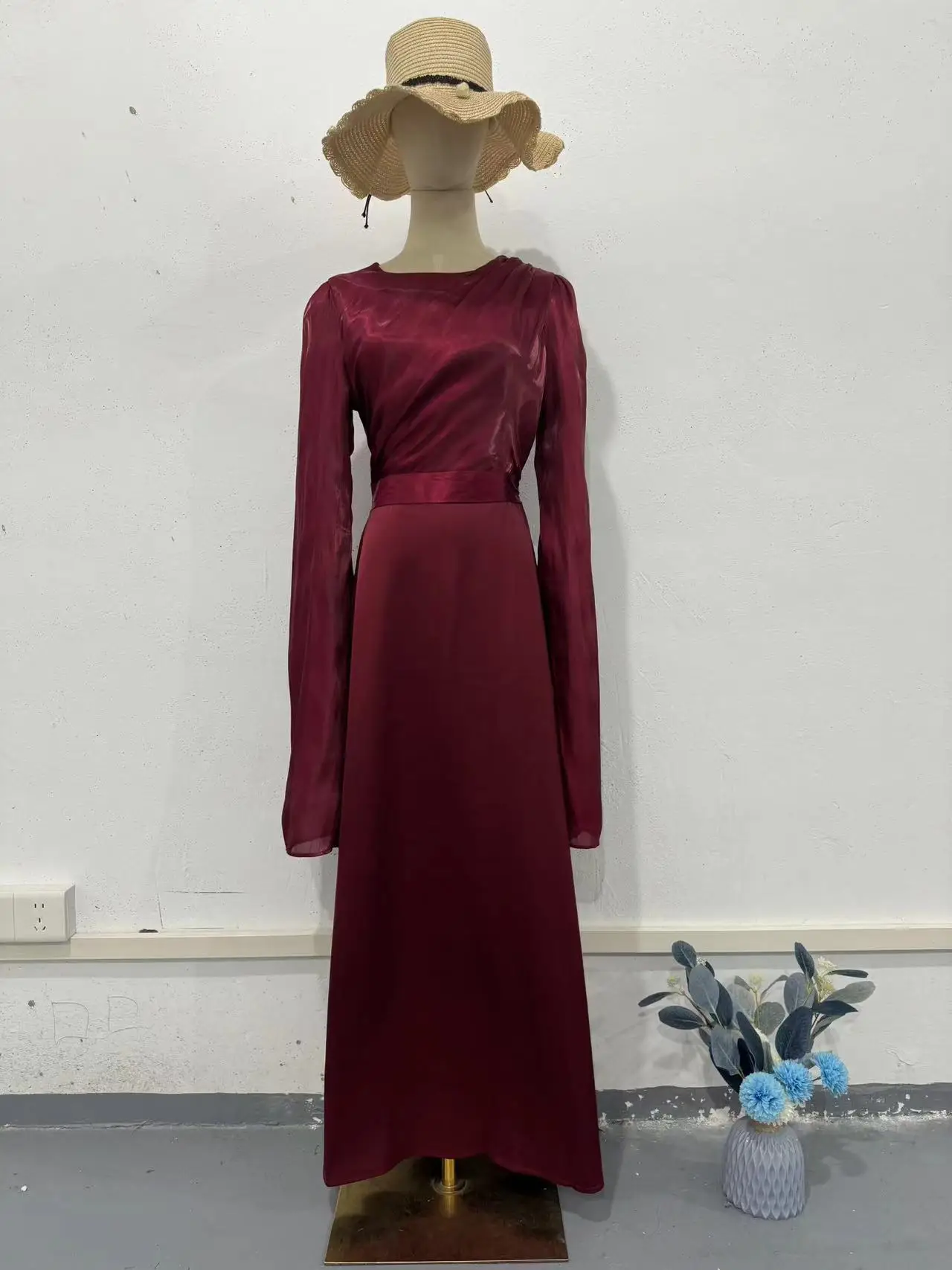 Elegant Long Chiffon Pleated Evening Dresses With Sleeve Ivory Bateau Neck Middle East Floor Length Prom Party Dress for Women