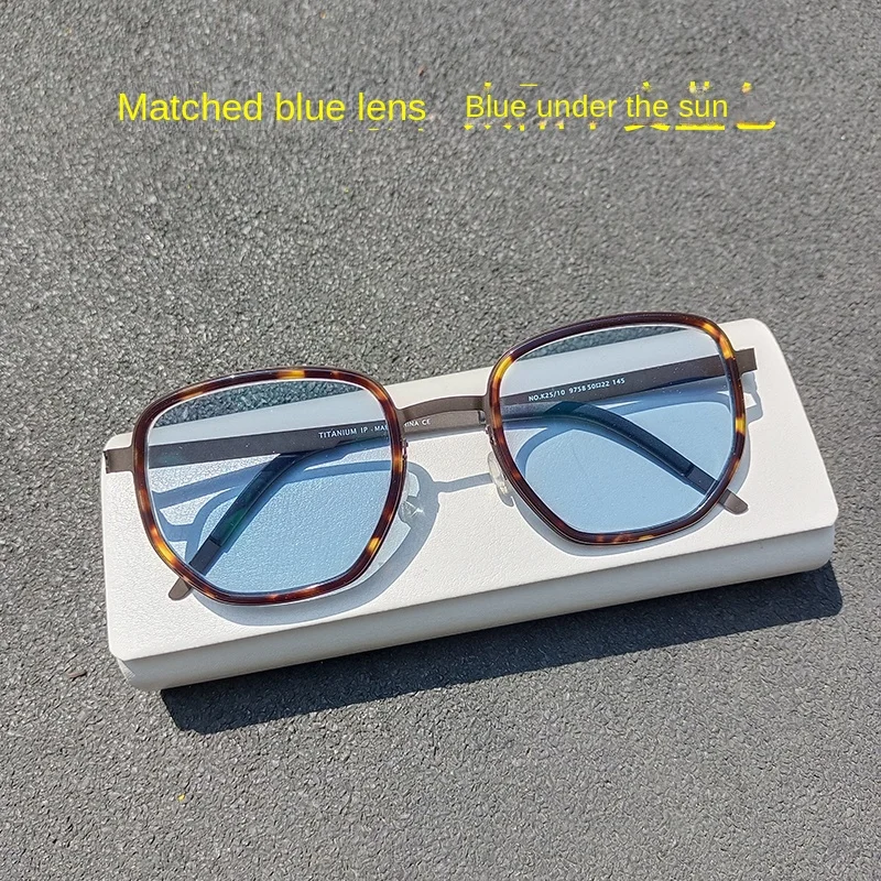 

2024 Multi-sided frame with plain myopia frame pure titanium plate frame to prevent blue light from turning gray to blue to tea.