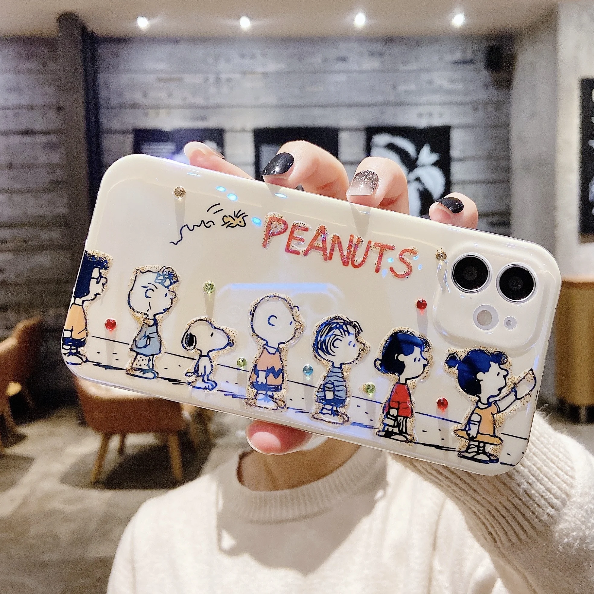 thumbnail image 1 of Funda de teléfono suave de lujo con diseño de dibujos animados de Snoopy, el amigo de Charlie Brown y Peanut para iPhone 11, 12, 13, 14 y 15 Pro Max con carcasa de diamante, 1 of 5