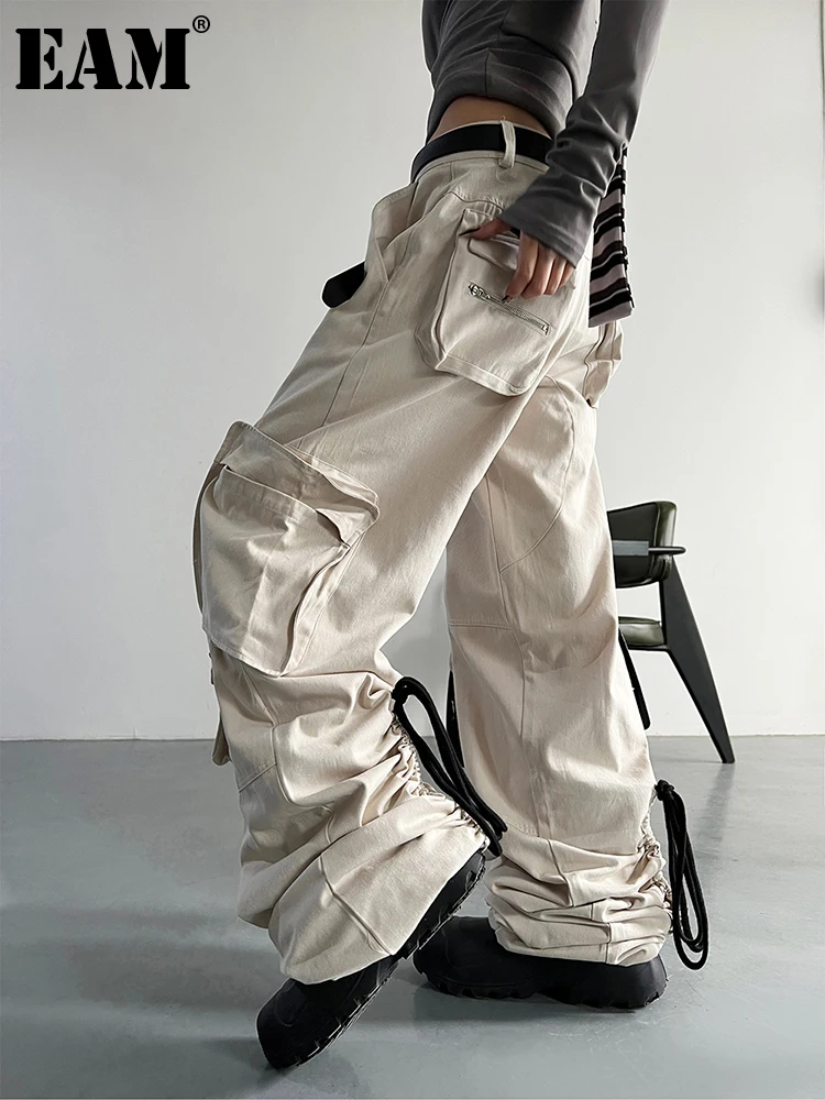 

[EAM] High Waist Apricot Pocket Floor-length Cargo Pants New Loose Fit Trousers Women Fashion Tide Spring Autumn 2023 1DH1153