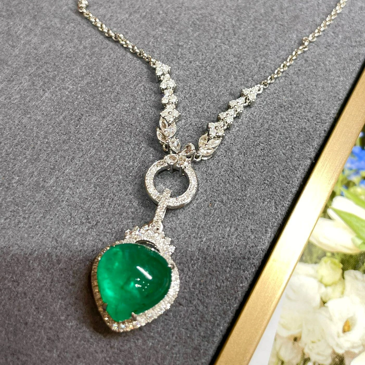 LR Emerald Necklace Fine Jewelry Pure 18K Gold Jewelry AU750 Natural
