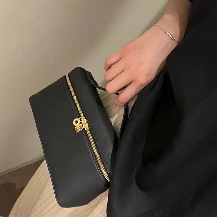 حقيبة غداء جلدية أنيقة مع إبزيم ذهبي، حقيبة كتف ما...