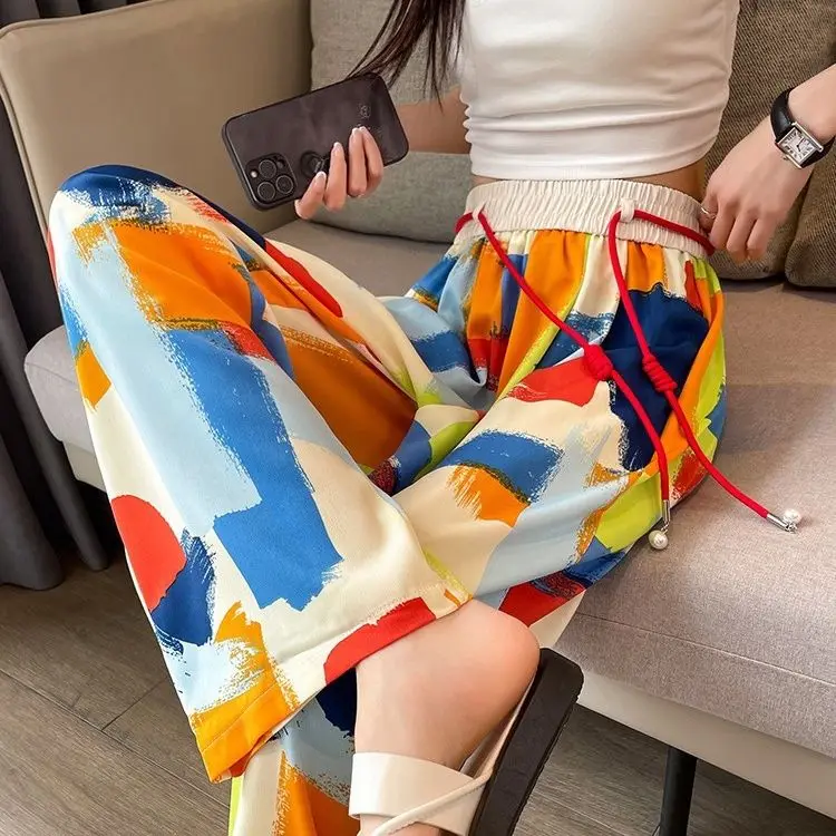 Рисунок 5 - Красочные широкие брюки с завязкой для женщин