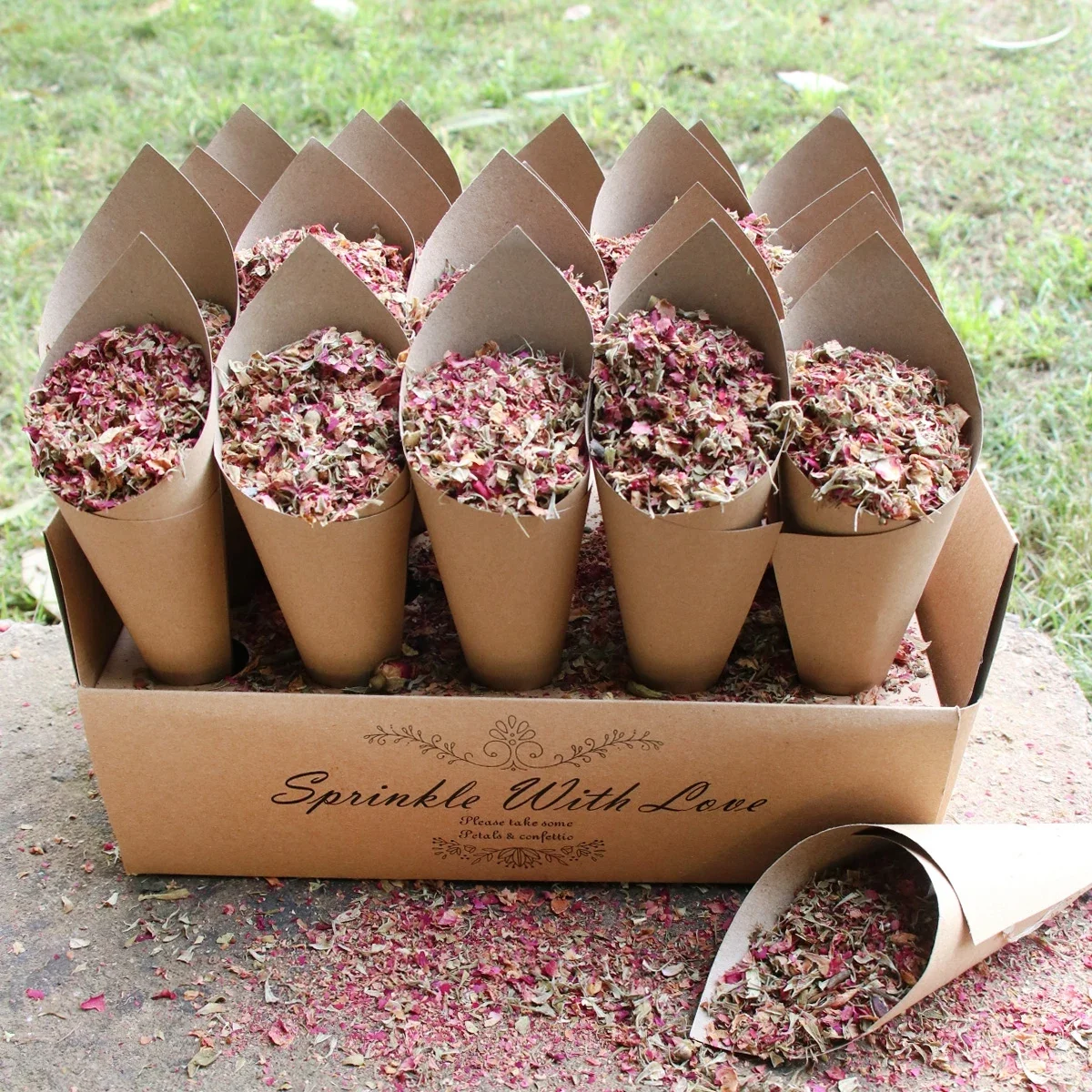 

Kraft Wedding Paper Confetti Cone Frame Tray Rustic Wedding Decoration Weeding Decoration for Weddings Birthday Party Decor